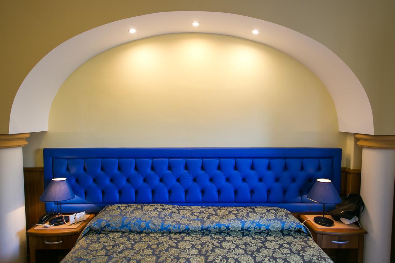 Hotel Panoramic Giardini Naxos Luaran gambar