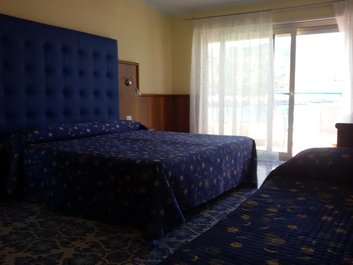 Hotel Panoramic Giardini Naxos Luaran gambar