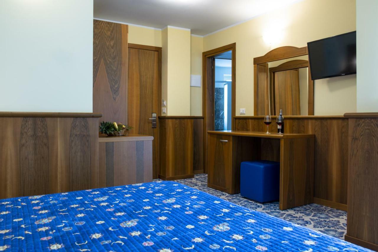 Hotel Panoramic Giardini Naxos Luaran gambar