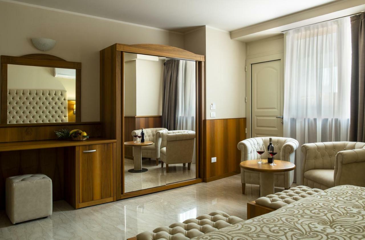 Hotel Panoramic Giardini Naxos Luaran gambar